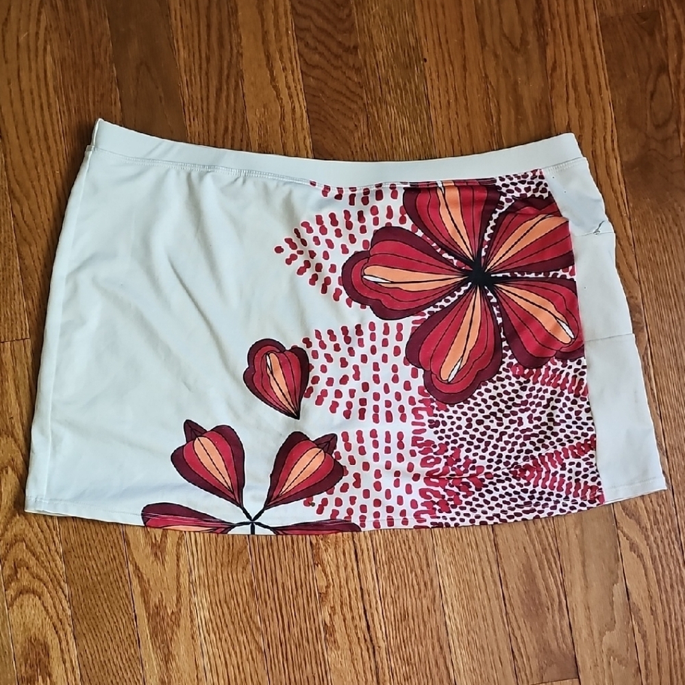 Athleta White Red Dual Casual/athletic Skort  Make An Offer.